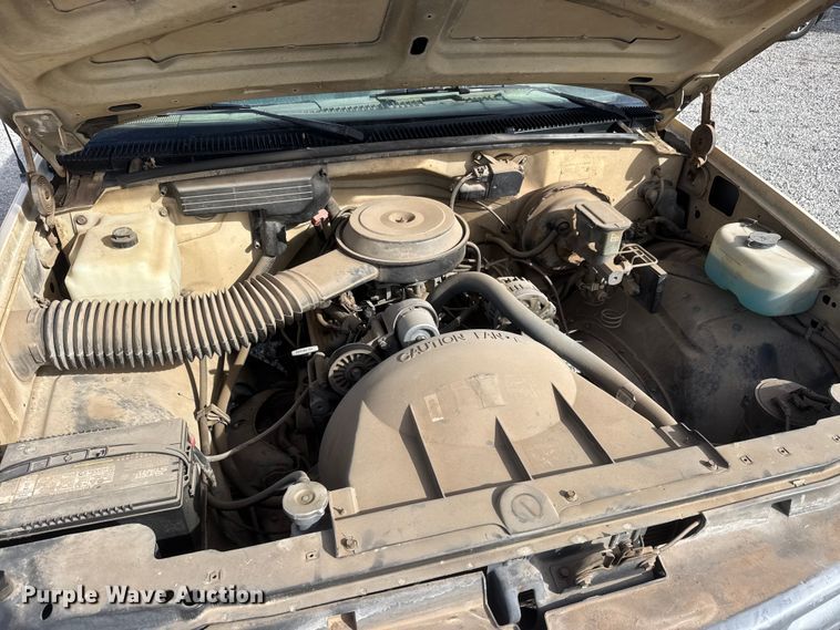 image for item ET1585 1991 Chevrolet C1500 pickup truck