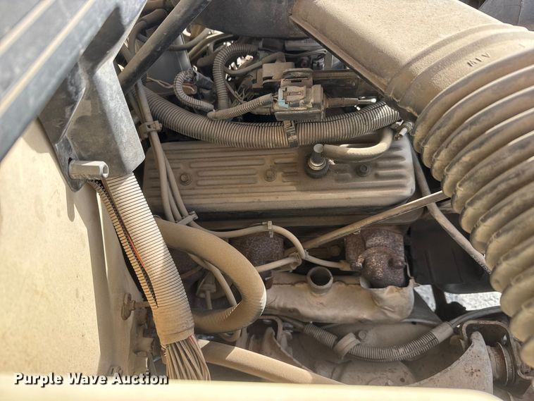 image for item ET1585 1991 Chevrolet C1500 pickup truck