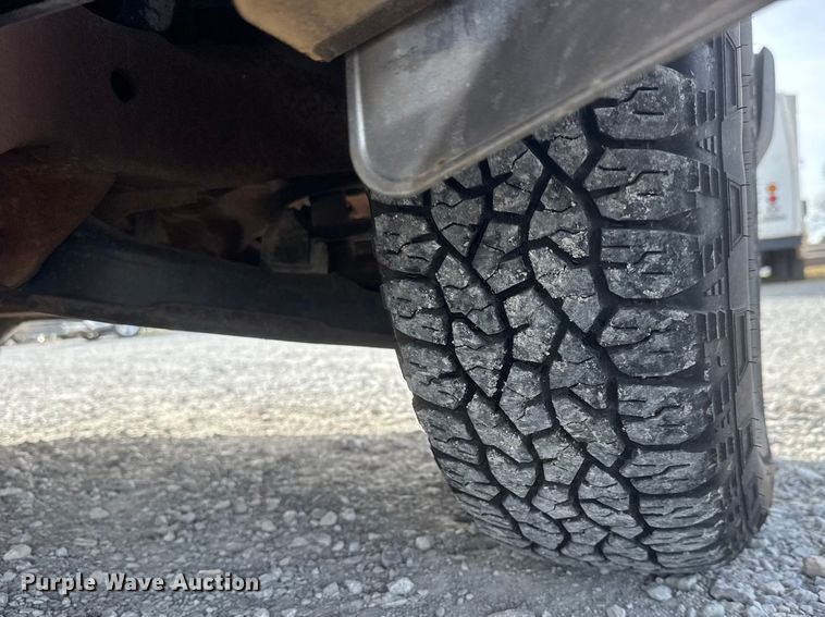 image for item ET1585 1991 Chevrolet C1500 pickup truck