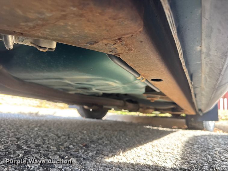 image for item ET1586 2000 Ford Crown Victoria Police Interceptor 