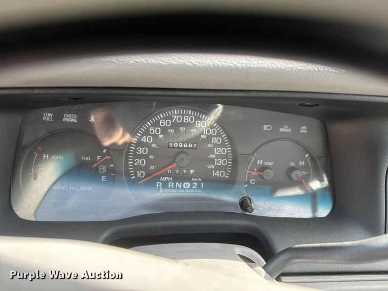 image for item ET1586 2000 Ford Crown Victoria Police Interceptor 