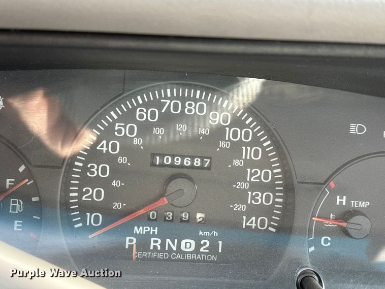 image for item ET1586 2000 Ford Crown Victoria Police Interceptor 