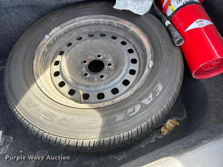 image for item ET1586 2000 Ford Crown Victoria Police Interceptor 