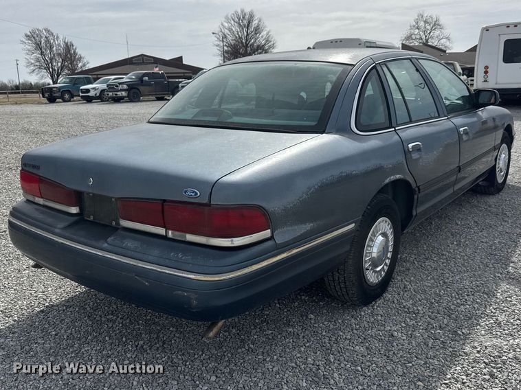 image for item ET1587 1997 Ford Crown Victoria Police Interceptor 