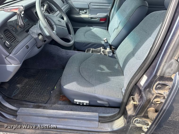 image for item ET1587 1997 Ford Crown Victoria Police Interceptor 