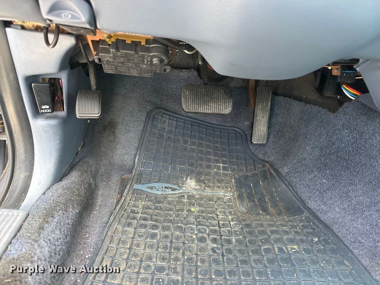 image for item ET1587 1997 Ford Crown Victoria Police Interceptor 