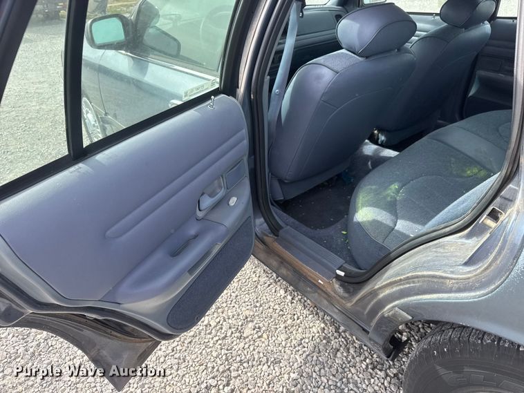 image for item ET1587 1997 Ford Crown Victoria Police Interceptor 