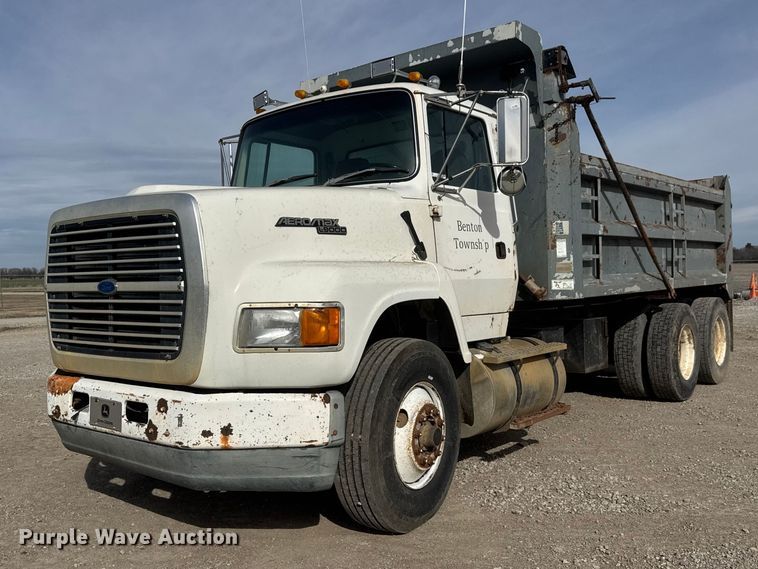 image for item ET1590 1994 Ford Aeromax L9000 dump truck