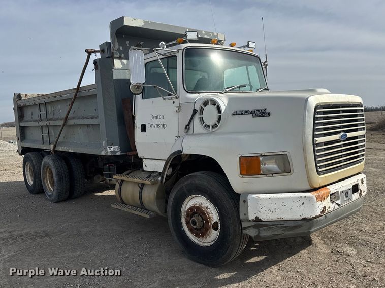 image for item ET1590 1994 Ford Aeromax L9000 dump truck