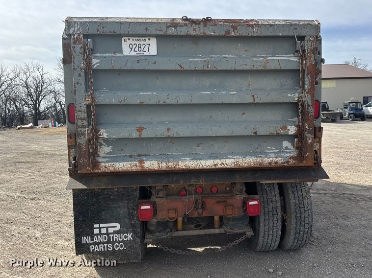 image for item ET1590 1994 Ford Aeromax L9000 dump truck