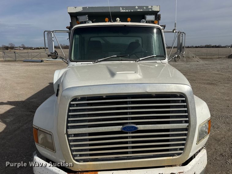 image for item ET1590 1994 Ford Aeromax L9000 dump truck
