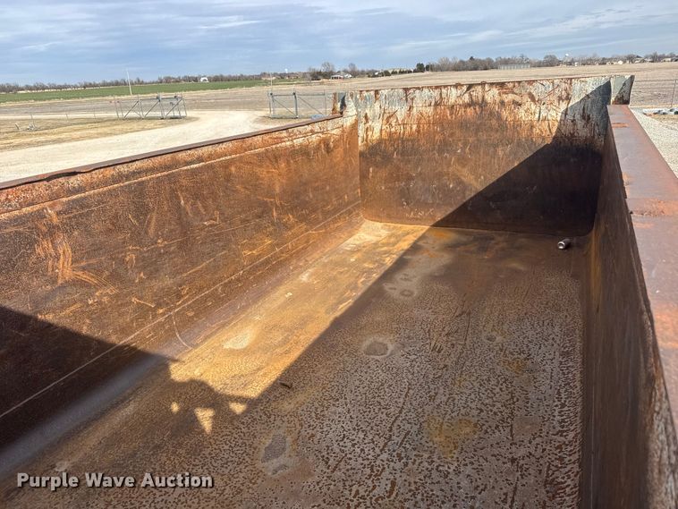 image for item ET1590 1994 Ford Aeromax L9000 dump truck