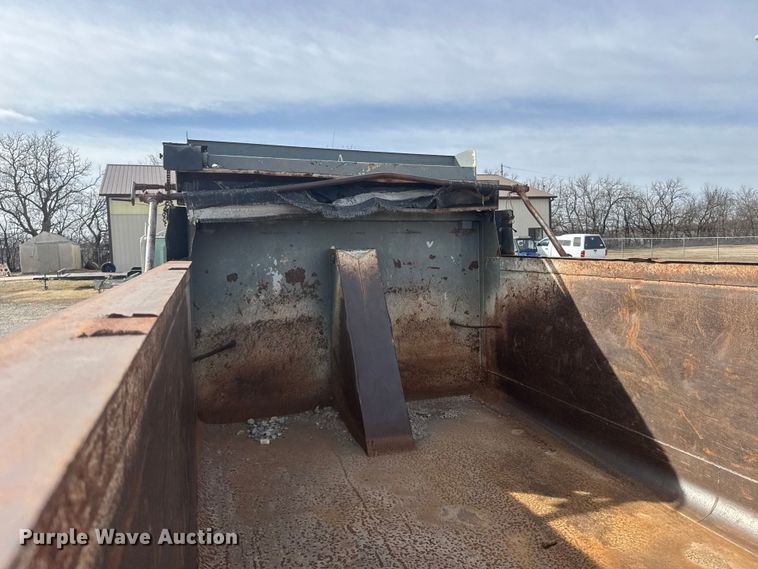 image for item ET1590 1994 Ford Aeromax L9000 dump truck