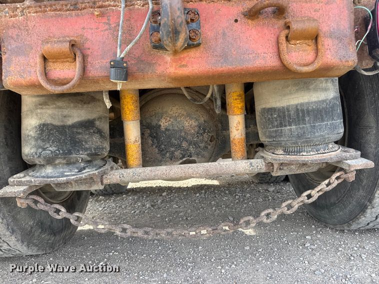 image for item ET1590 1994 Ford Aeromax L9000 dump truck