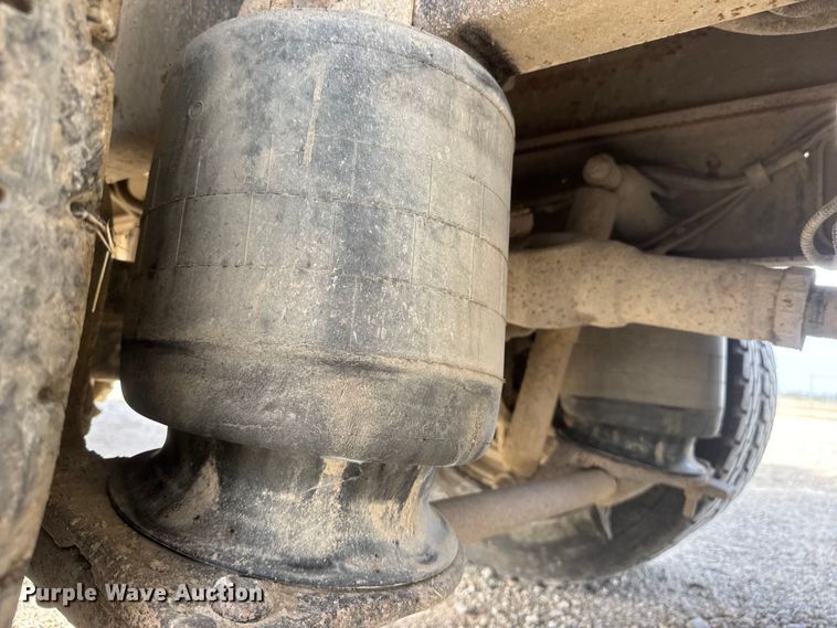 image for item ET1590 1994 Ford Aeromax L9000 dump truck