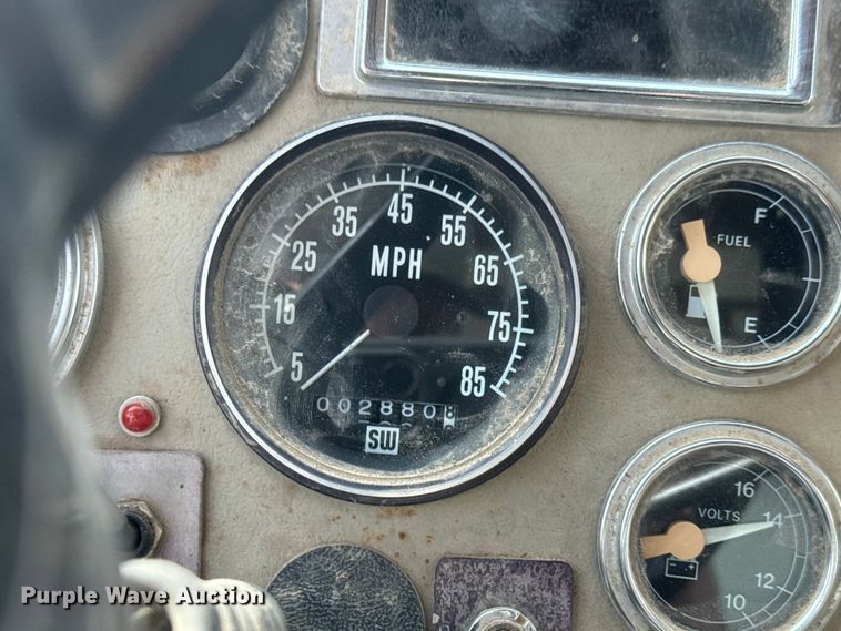 image for item ET1590 1994 Ford Aeromax L9000 dump truck