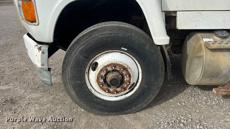 image for item ET1590 1994 Ford Aeromax L9000 dump truck