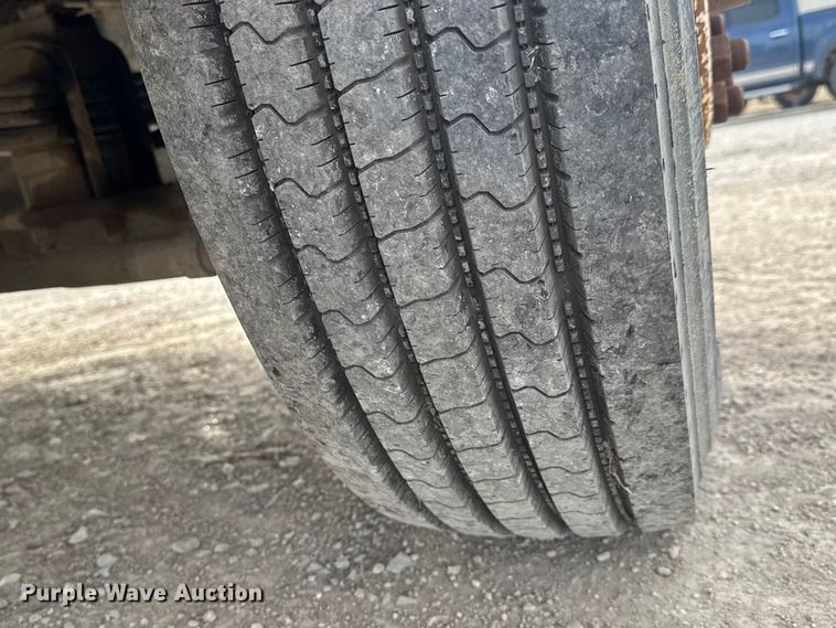 image for item ET1590 1994 Ford Aeromax L9000 dump truck