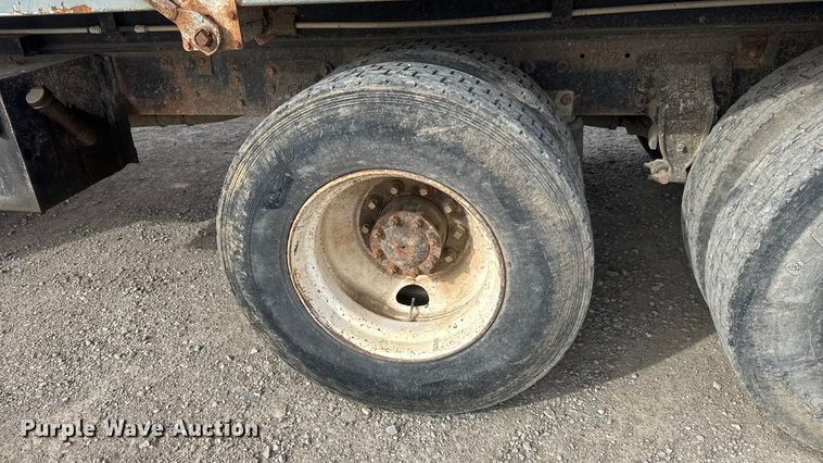 image for item ET1590 1994 Ford Aeromax L9000 dump truck