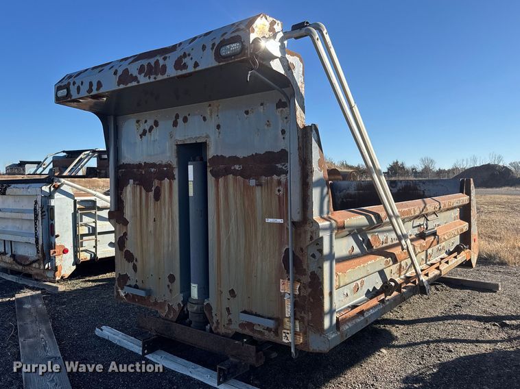 image for item ET1592 Henderson 16 X 36 X ASPH X MKE dump bed