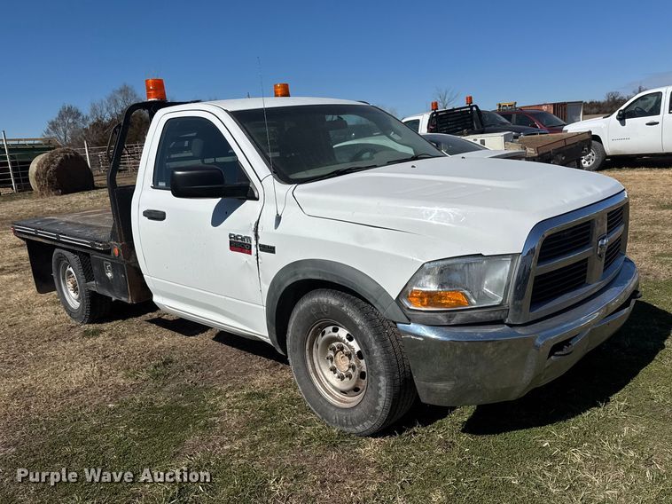 image for item ET1598 2010 Dodge RAM 2500 flatbed pickup truck