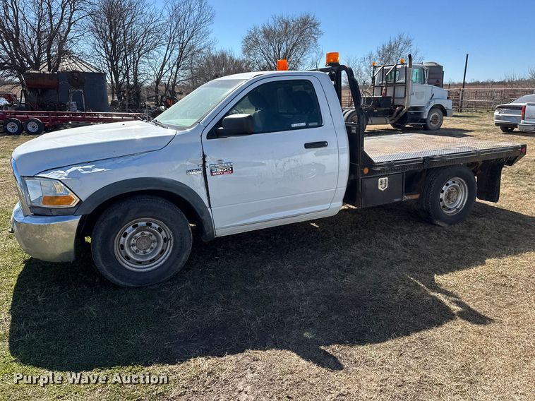 image for item ET1598 2010 Dodge RAM 2500 flatbed pickup truck