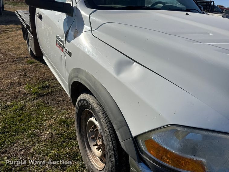 image for item ET1598 2010 Dodge RAM 2500 flatbed pickup truck