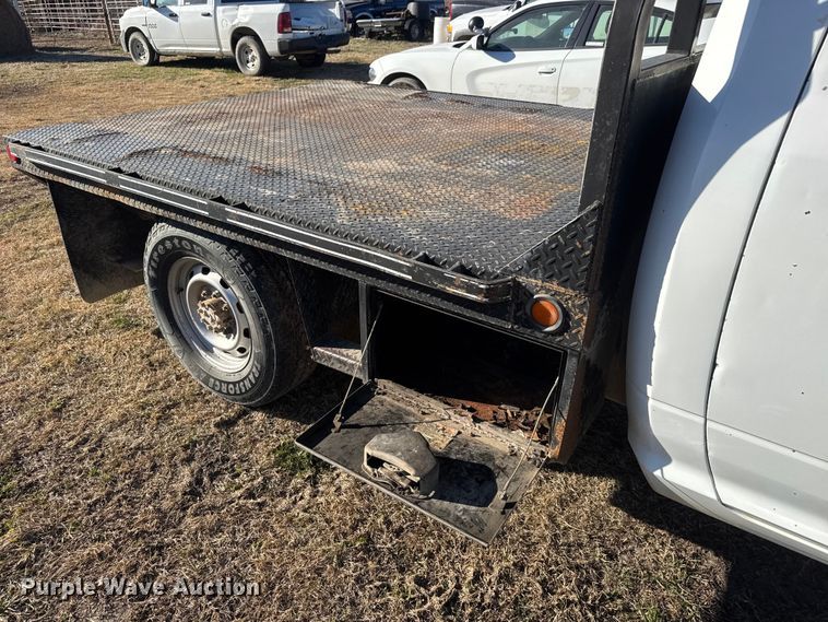 image for item ET1598 2010 Dodge RAM 2500 flatbed pickup truck