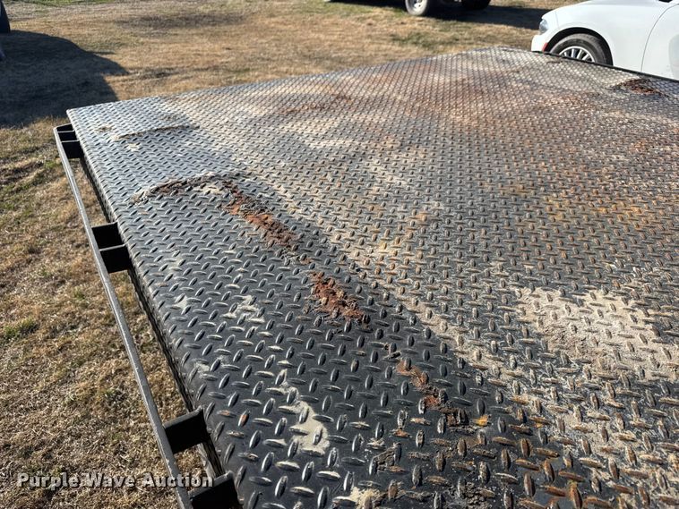 image for item ET1598 2010 Dodge RAM 2500 flatbed pickup truck