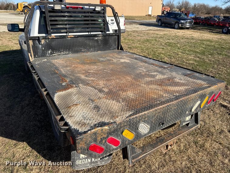 image for item ET1598 2010 Dodge RAM 2500 flatbed pickup truck