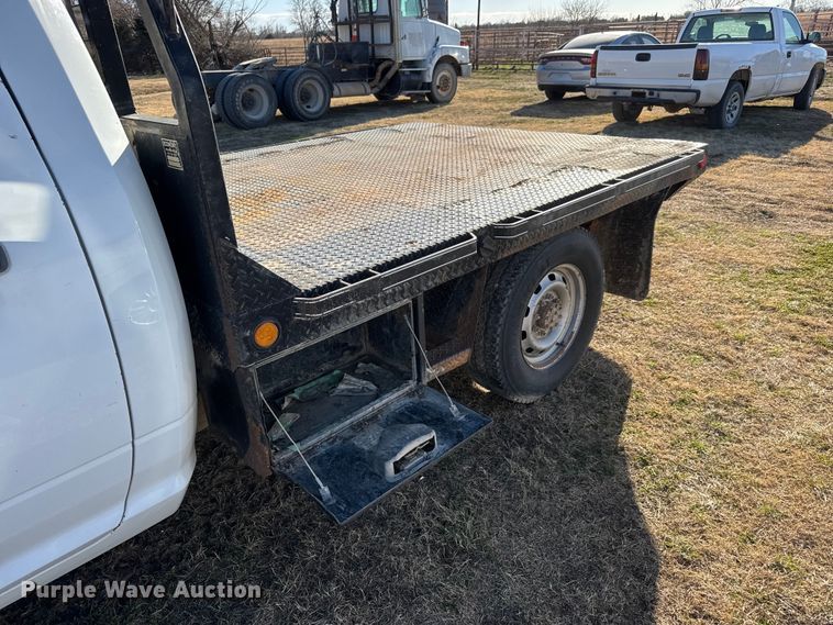 image for item ET1598 2010 Dodge RAM 2500 flatbed pickup truck