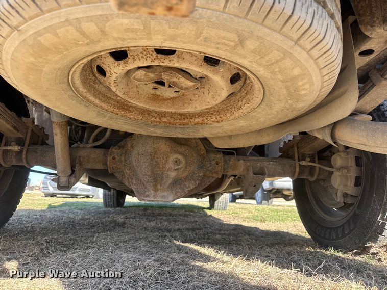 image for item ET1598 2010 Dodge RAM 2500 flatbed pickup truck