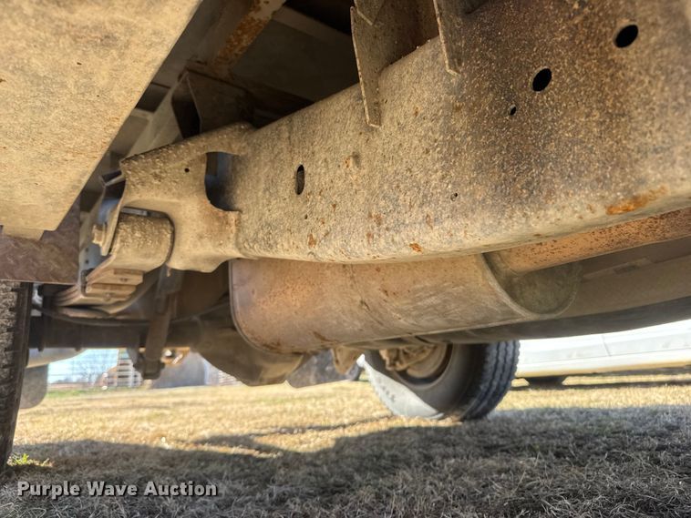 image for item ET1598 2010 Dodge RAM 2500 flatbed pickup truck