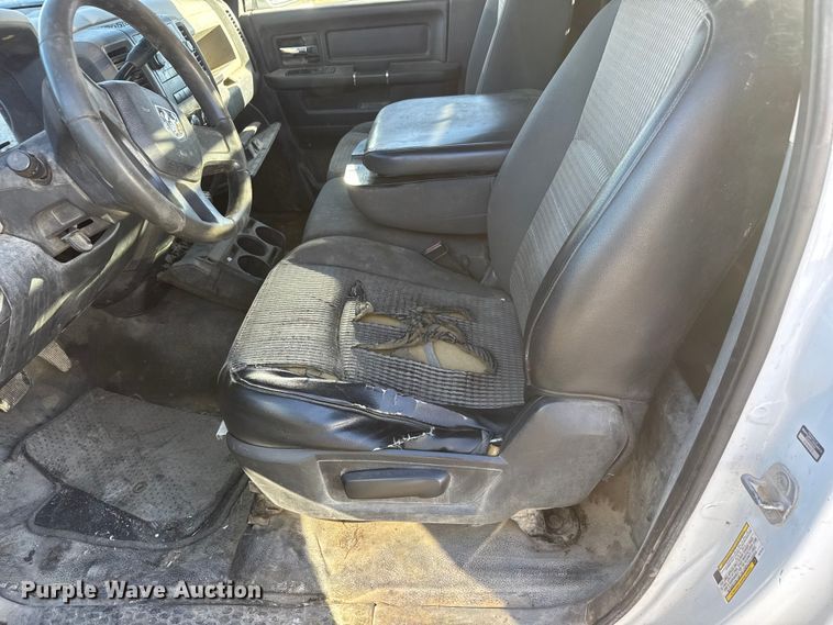 image for item ET1598 2010 Dodge RAM 2500 flatbed pickup truck