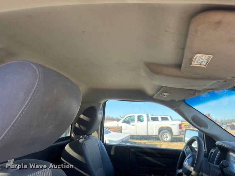 image for item ET1598 2010 Dodge RAM 2500 flatbed pickup truck