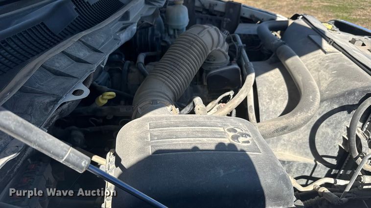 image for item ET1598 2010 Dodge RAM 2500 flatbed pickup truck