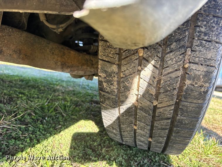 image for item ET1598 2010 Dodge RAM 2500 flatbed pickup truck