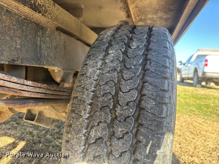 image for item ET1598 2010 Dodge RAM 2500 flatbed pickup truck