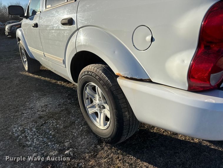 image for item ET1602 2005 Dodge Durango SUV