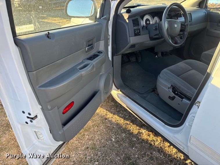 image for item ET1602 2005 Dodge Durango SUV