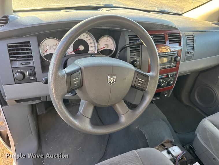 image for item ET1602 2005 Dodge Durango SUV