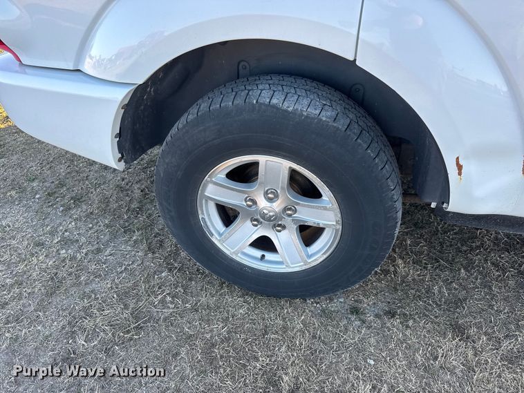 image for item ET1602 2005 Dodge Durango SUV