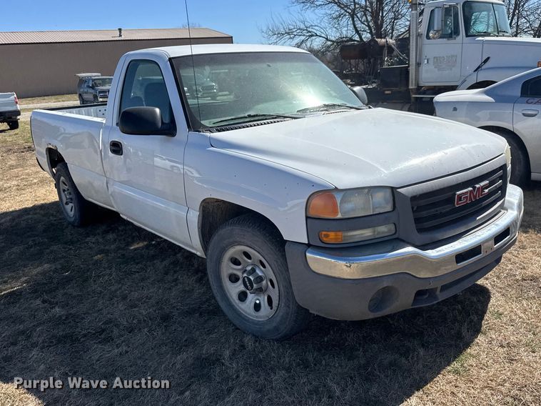 image for item ET1603 2006 GMC Sierra 1500 pickup truck