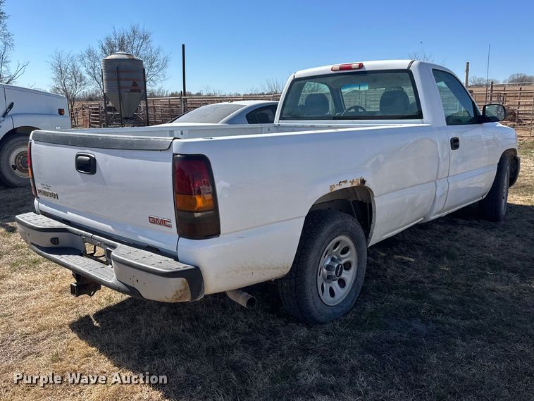 image for item ET1603 2006 GMC Sierra 1500 pickup truck