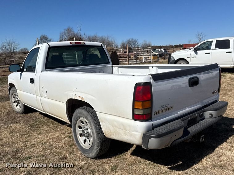 image for item ET1603 2006 GMC Sierra 1500 pickup truck