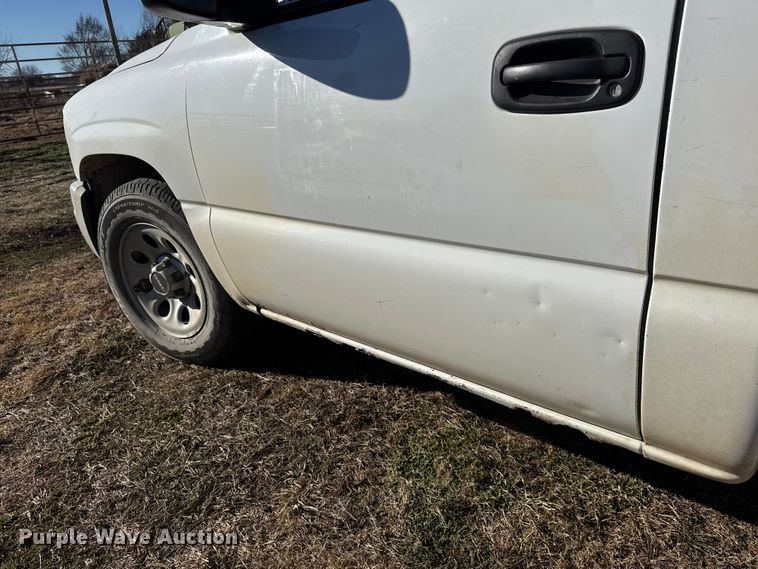 image for item ET1603 2006 GMC Sierra 1500 pickup truck