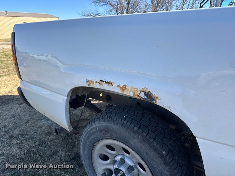 image for item ET1603 2006 GMC Sierra 1500 pickup truck