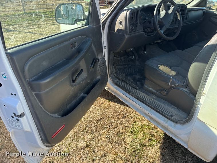image for item ET1603 2006 GMC Sierra 1500 pickup truck