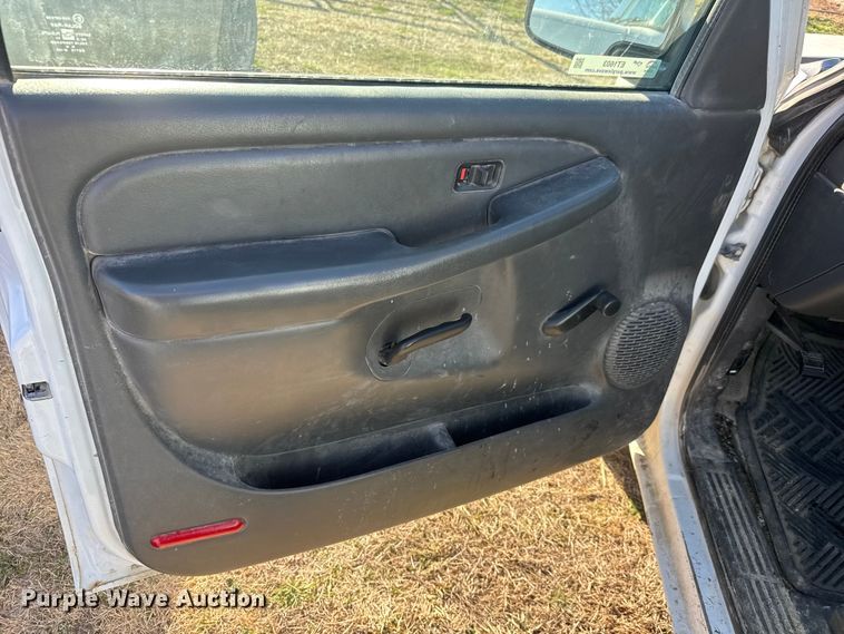 image for item ET1603 2006 GMC Sierra 1500 pickup truck