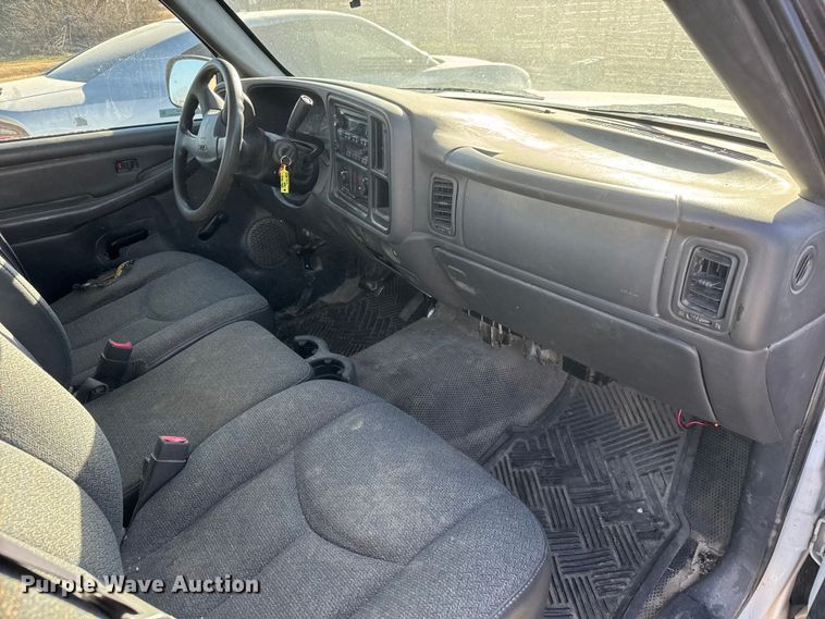 image for item ET1603 2006 GMC Sierra 1500 pickup truck